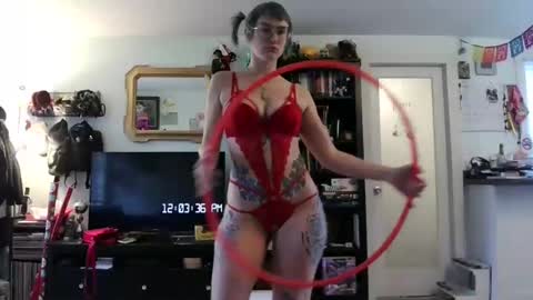 Snapshot of littlemissbuttbutt chatting on 24, 12, 2024 Madam Buttons online show from 24, 12, 2024