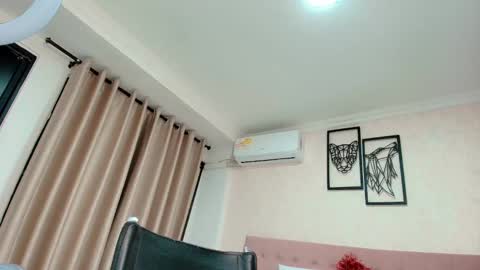 Snapshot of littlemolly_pregnant chatting on 1, 3, 2025 Sarahs Room online show from 1, 3, 2025