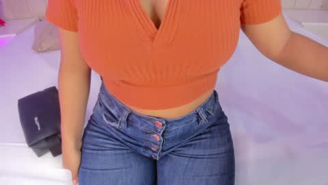 im olivia IG littleolivia01 online show from 28, 1, 2025