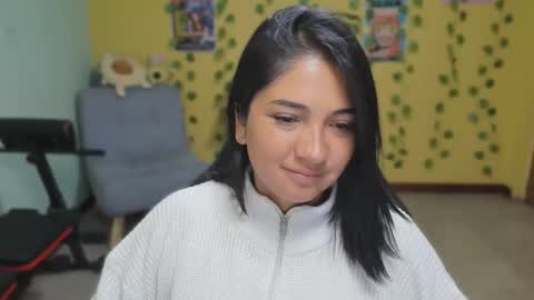 Mia  Wednesday to Sunday 730 am to 1030 am Colombian Hour D online show from 15, 12, 2025