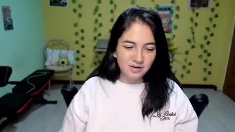 Mia  Wednesday to Sunday 730 am to 1030 am Colombian Hour D online show from 16, 5, 2026