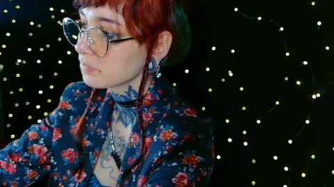 Niki  free tg channel with some photos gifs and info about streams  online show from 23, 12, 2024