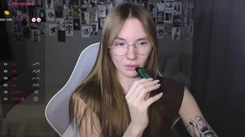 Snapshot of littlevildevil chatting on 18, 4, 2026 Eliana online show from 18, 4, 2026