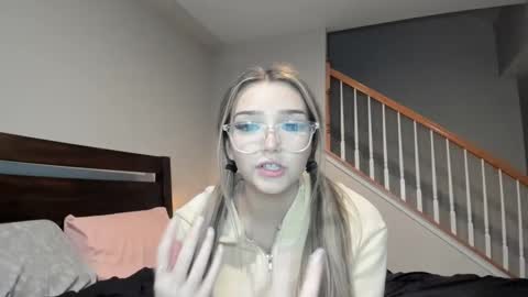 Snapshot of livvywinters chatting on 17, 12, 2024 Livvy online show from 17, 12, 2024