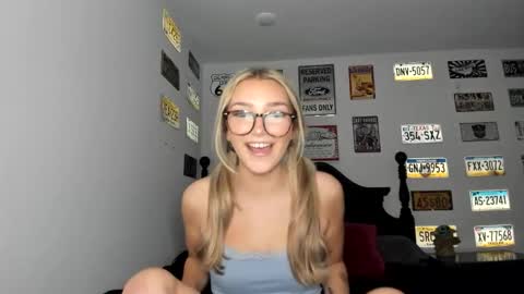 Snapshot of livvywinters chatting on 12, 11, 2025 Livvy online show from 12, 11, 2025