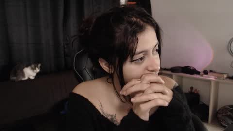 Elizabeth online show from 24, 11, 2025