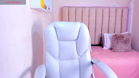 Snapshot of liz_bohemia chatting on 1, 2, 2025 LIZ online show from 1, 2, 2025