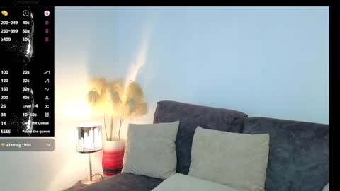 Snapshot of liz_devine chatting on 3, 12, 2024 liz online show from 3, 12, 2024