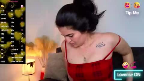 Snapshot of liz_devine chatting on 28, 2, 2025 liz online show from 28, 2, 2025