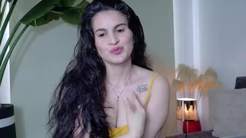 Snapshot of liz_devine chatting on 12, 10, 2025 liz online show from 12, 10, 2025