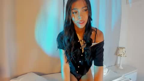 Snapshot of liz_grant chatting on 6, 11, 2025 Liz Grant online show from 6, 11, 2025