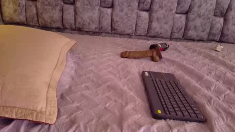  LIZBETH ROSS  online show from 5, 1, 2026