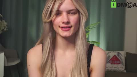 Snapshot of lizbethcoll chatting on 1, 2, 2025 Sunnheart online show from 1, 2, 2025