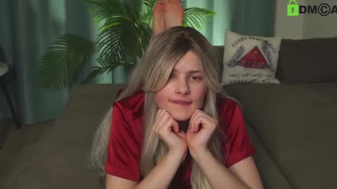 Snapshot of lizbethcoll chatting on 2, 2, 2025 Sunnheart online show from 2, 2, 2025