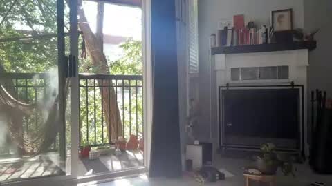 Snapshot of lizmreow chatting on 15, 7, 2026 Liselle online show from 15, 7, 2026
