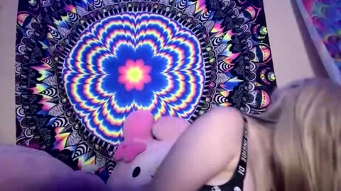 Lizz  online show from 13, 2, 2025