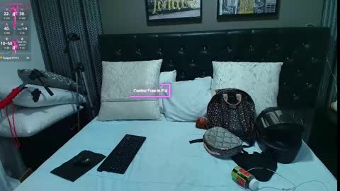 Snapshot of lizz_tender chatting on 26, 9, 2025 Lizz online show from 26, 9, 2025