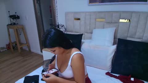 Snapshot of lizz_tender chatting on 9, 10, 2025 Lizz online show from 9, 10, 2025