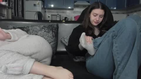 lizzi_muur online show from 19, 2, 2025