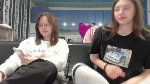 lizzi_muur online show from 27, 2, 2025