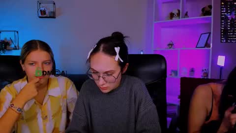 lizzie_boom online show from 18, 11, 2025