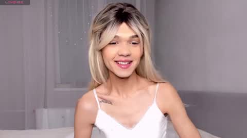 Snapshot of lizzydelrey chatting on 15, 7, 2026 lizzydelrey online show from 15, 7, 2026