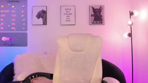 Snapshot of lizzyponcee chatting on 25, 5, 2026 lizzyponcee online show from 25, 5, 2026