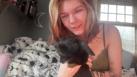 lizzybunny online show from 27, 1, 2025