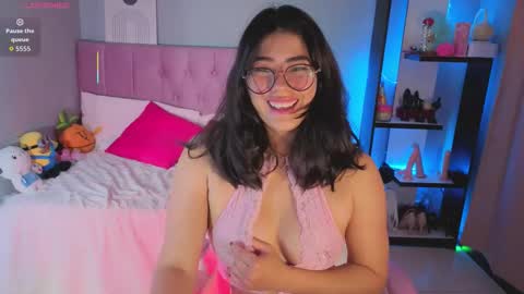 Snapshot of loaluxury chatting on 22, 11, 2025 Pamela online show from 22, 11, 2025