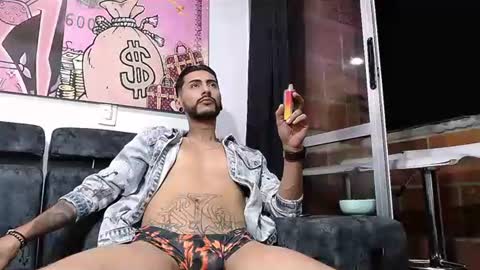 lobocruzlatino online show from 4, 2, 2025