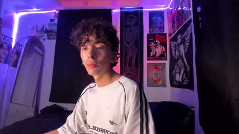 Snapshot of locke_bl chatting on 2, 8, 2026 locke_bl online show from 2, 8, 2026