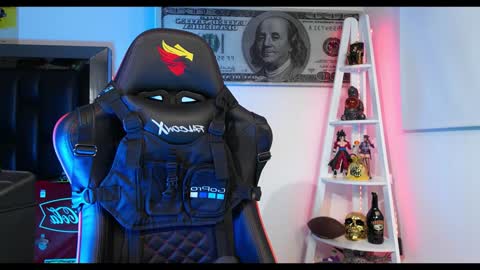 logan_hugh8 online show from 13, 12, 2024