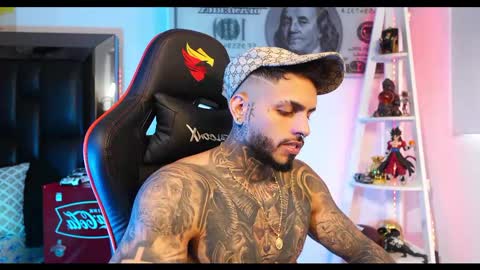 logan_hugh8 online show from 22, 2, 2025