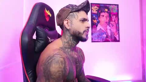 logan_hugh8 online show from 16, 10, 2025