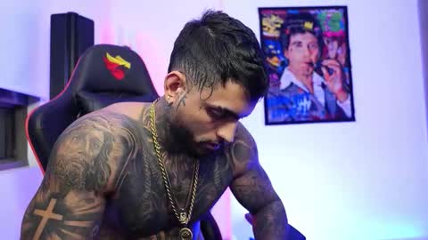 logan_hugh8 online show from 25, 11, 2025