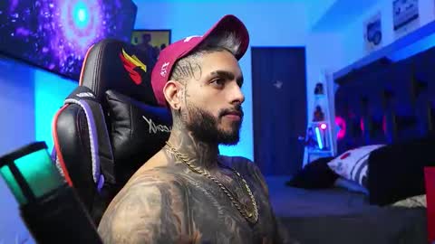 logan_hugh8 online show from 4, 2, 2026