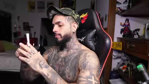 Snapshot of logan_hugh8 chatting on 27, 4, 2026 logan_hugh8 online show from 27, 4, 2026