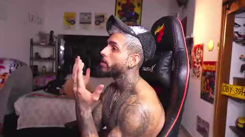 logan_hugh8 online show from 14, 7, 2026