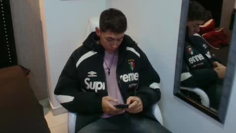 Loganfoster  online show from 13, 1, 2026