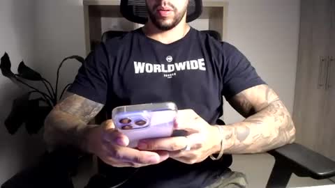 Snapshot of loganhod chatting on 6, 7, 2026 Logan Wolfp online show from 6, 7, 2026