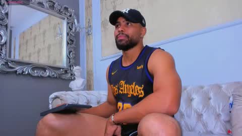 Snapshot of logansimmons chatting on 22, 9, 2025 U can call me Logan online show from 22, 9, 2025