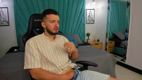 Snapshot of loganwolfjs chatting on 21, 2, 2026 Logan Wolf online show from 21, 2, 2026