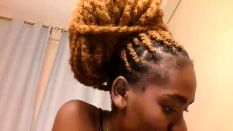 lola_allure online show from 20, 5, 2026