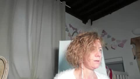 lola_belgium online show from 9, 2, 2025