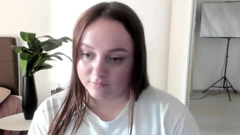 lola_berry22 online show from 15, 5, 2026