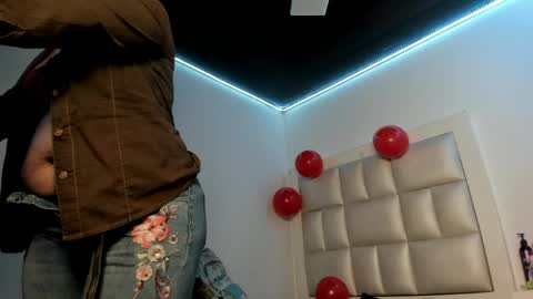 lola_js online show from 26, 4, 2026