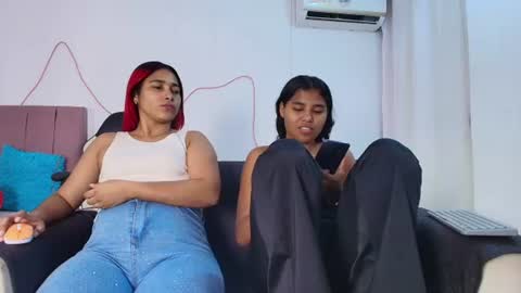 Snapshot of lola_lustrum chatting on 4, 7, 2026 lola_lustrum online show from 4, 7, 2026