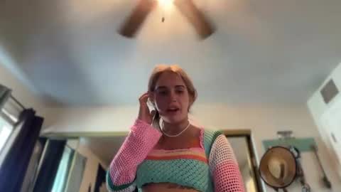 Snapshot of lolaa555 chatting on 21, 6, 2026 lolaa555 online show from 21, 6, 2026