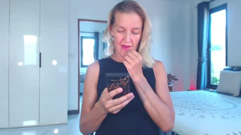 Lola online show from 1, 4, 2026