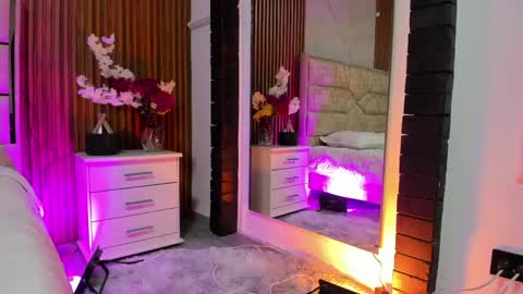 Lola Angel online show from 27, 3, 2026